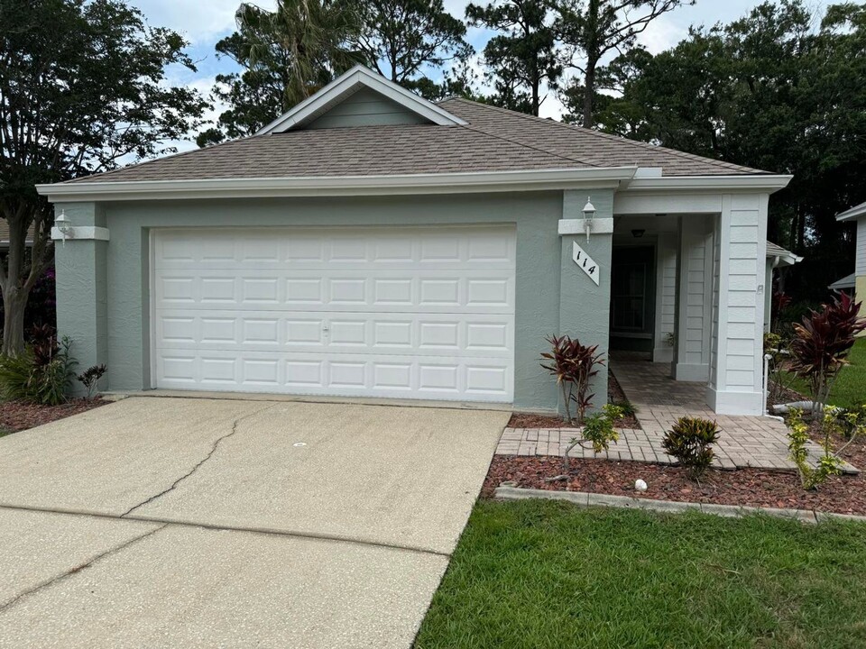 114 Glenbriar Cir in Daytona Beach, FL - Building Photo