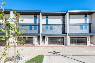 8120 Stillmeadow Ct in Laredo, TX - Building Photo