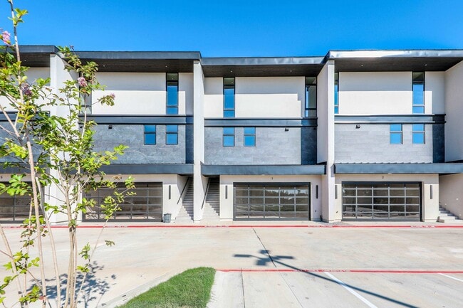 property at 8120 Stillmeadow Ct