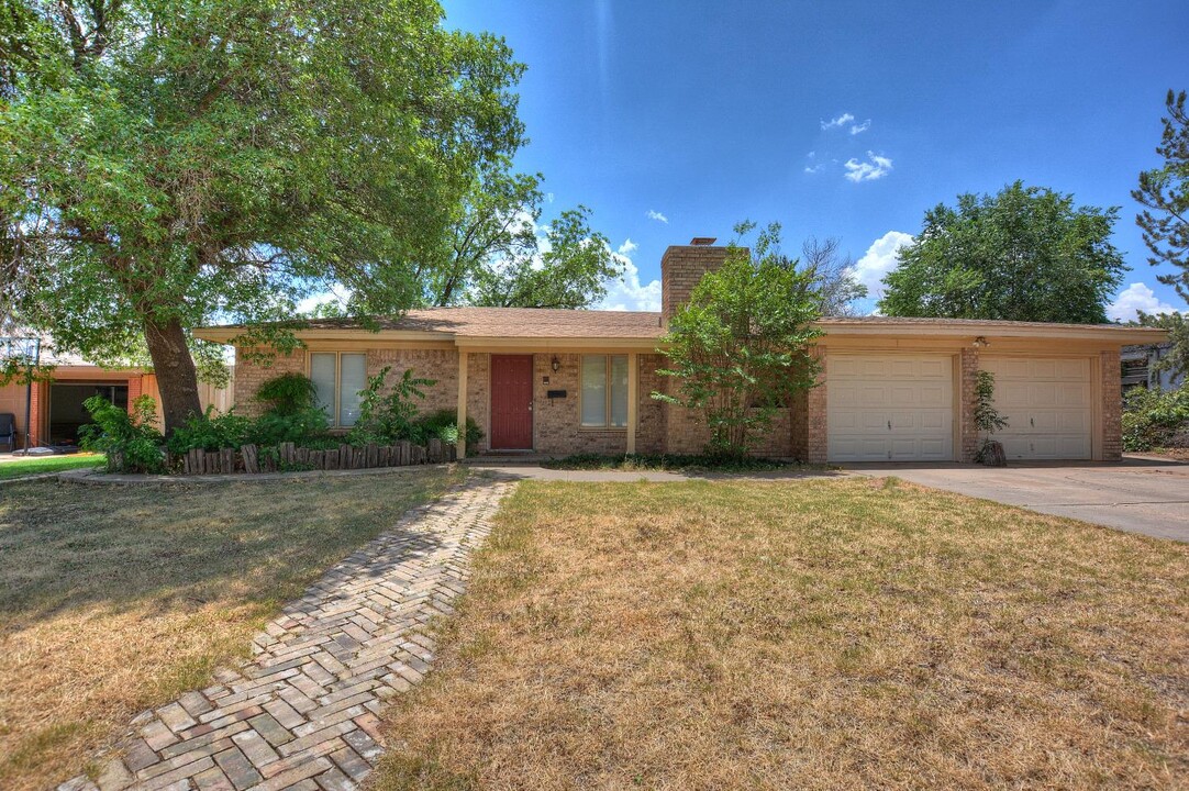 4815 11th St in Lubbock, TX - Building Photo