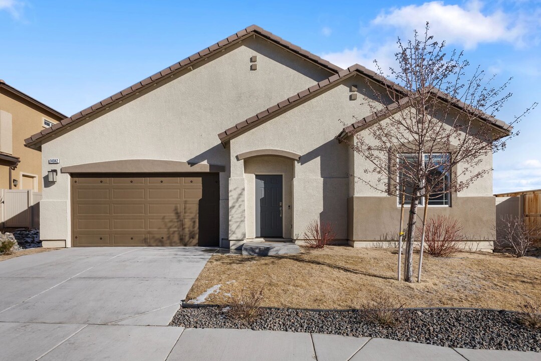 14042 Dancing Flame Ct in Reno, NV - Building Photo