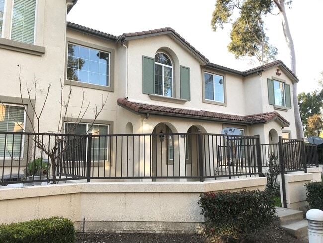 2015 E Harvard Privado in Ontario, CA - Building Photo - Building Photo