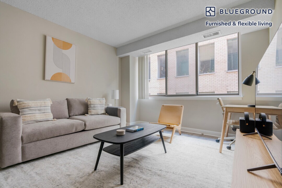 2140 L St NW in Washington, DC - Building Photo