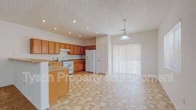 1035 Maroa St NW in Albuquerque, NM - Building Photo - Building Photo