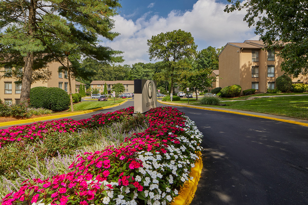 Reston Glade in Reston, VA - Building Photo