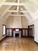 2704 E Hartford Ave in Milwaukee, WI - Building Photo