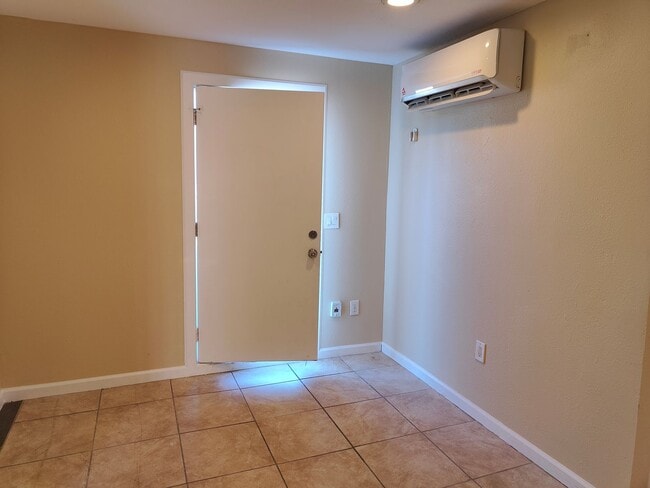 1733 L Ave in National City, CA - Building Photo - Building Photo