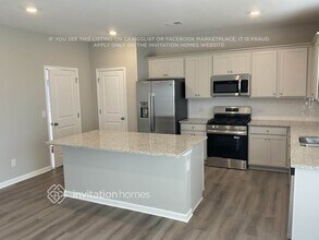 537 Almere Dr in Hampton, GA - Building Photo - Building Photo