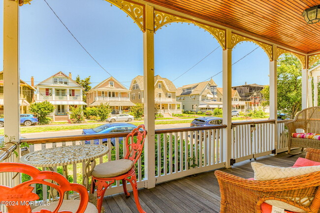 58 Broadway in Ocean Grove, NJ - Building Photo - Building Photo