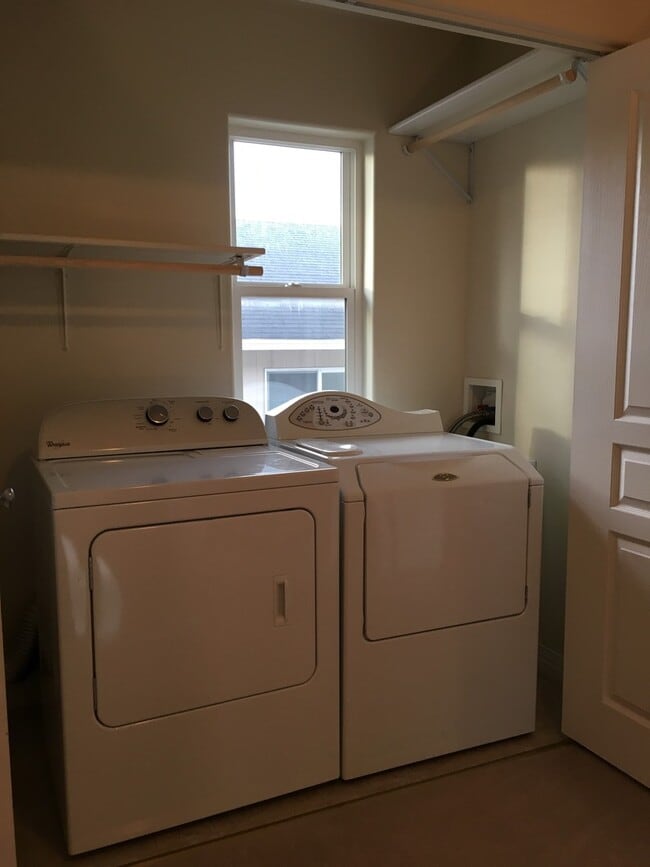 9245 Commons Pl in Anchorage, AK - Building Photo - Building Photo