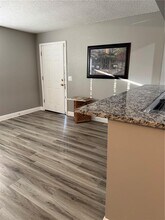 9009 Tudor Dr in Tampa, FL - Building Photo - Building Photo