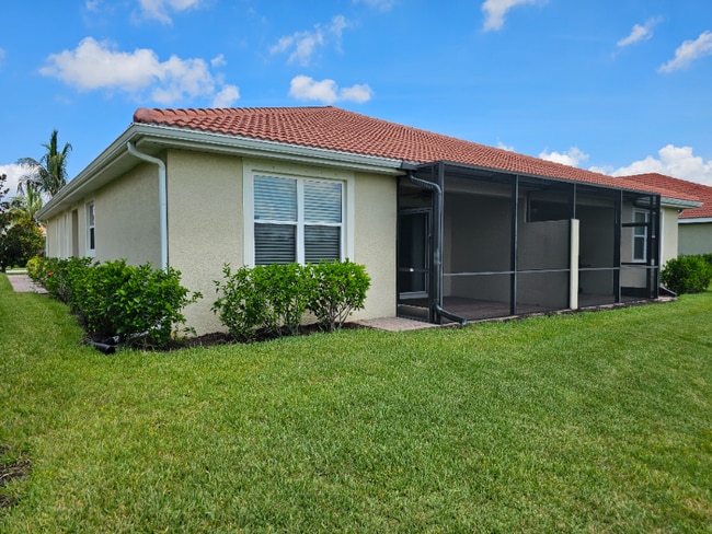 3587 Bridgewell Ct in Ft. Myers, FL - Foto de edificio - Building Photo