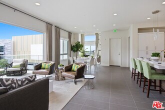 12698 Sandhill Ln in Los Angeles, CA - Building Photo - Building Photo