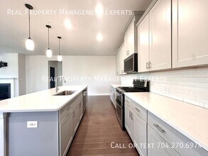 3012 Striped Maple Ct in Charlotte, NC - Building Photo - Building Photo
