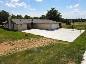 255 Frog Pond Rd in Sherman, TX - Building Photo - Building Photo