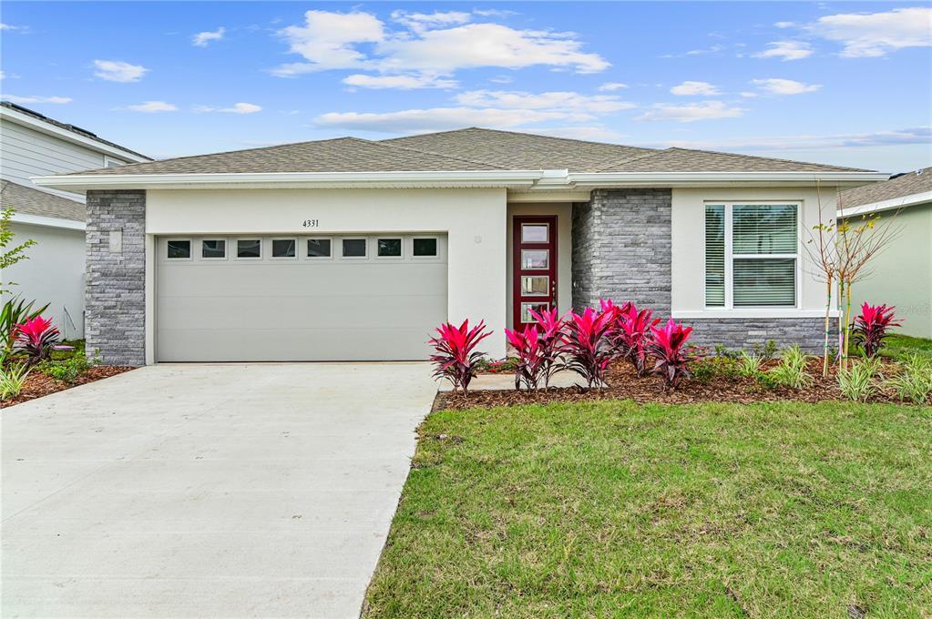 4331 Southern Vis Lp in St. Cloud, FL - Foto de edificio