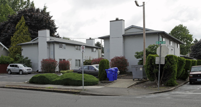 2640-2650 SE 50th Ave in Portland, OR - Building Photo - Building Photo