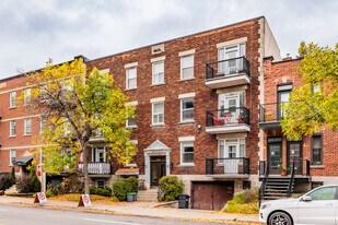 4119 Décarie Boul in Montréal, QC - Building Photo