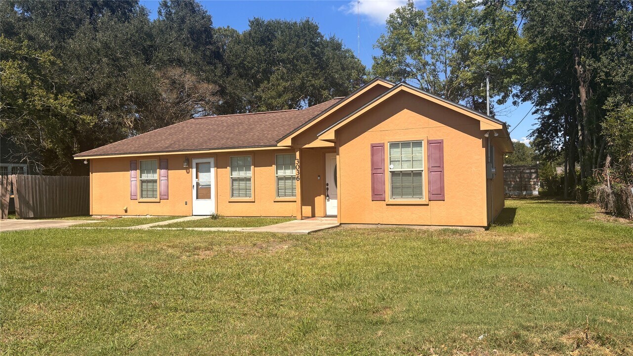 3036 Corley Ave in Beaumont, TX - Building Photo