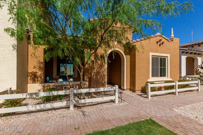 property at 1500 E Wahalla Ln