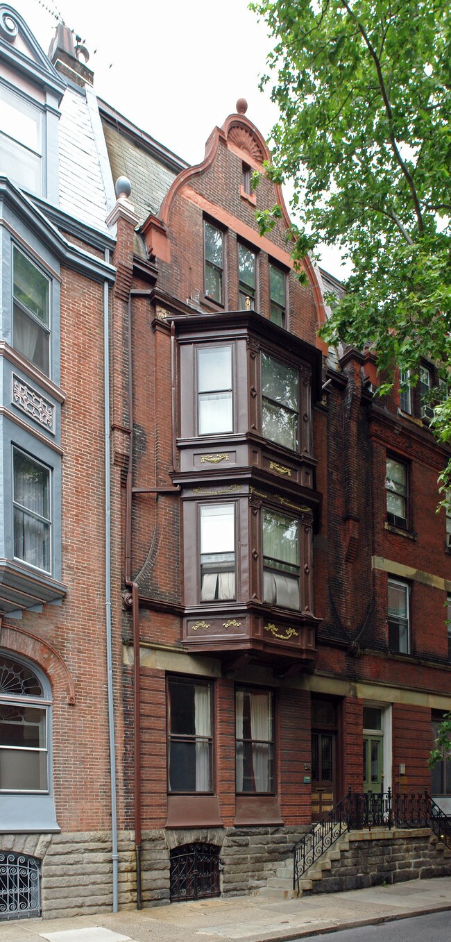 2019 Locust St in Philadelphia, PA - Building Photo - Building Photo