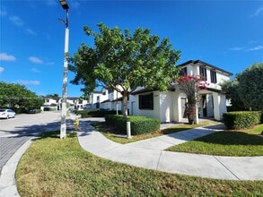 22433 SW 102nd Ave in Miami, FL - Building Photo - Building Photo