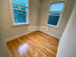 70 Spring St, Unit 2 in Cambridge, MA - Foto de edificio - Building Photo