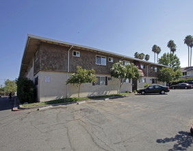 Marconi Apartments in Sacramento, CA - Building Photo - Building Photo