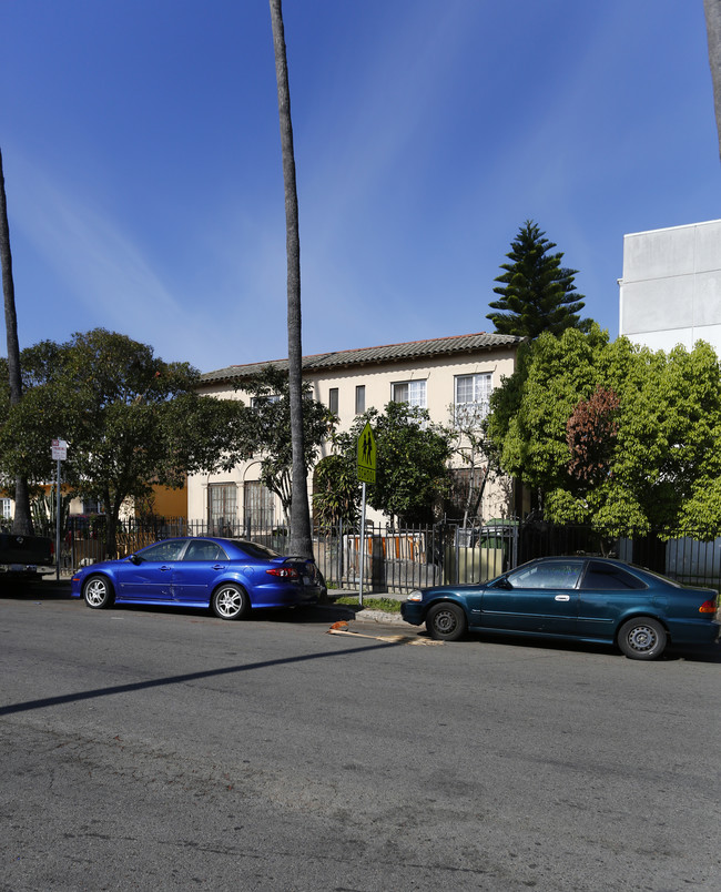 923 S Mariposa Ave in Los Angeles, CA - Building Photo - Building Photo