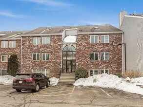 118 Burkhall St in Weymouth, MA - Foto de edificio - Building Photo