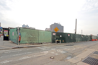 4506 Davis St in Long Island City, NY - Building Photo - Building Photo