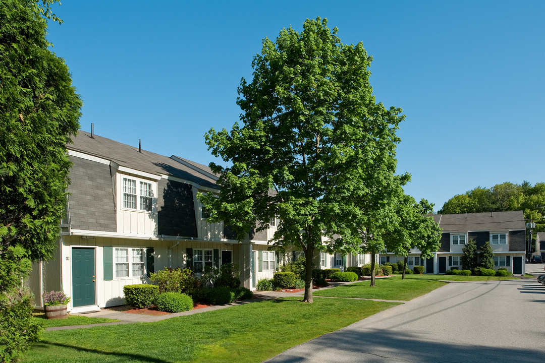 Parke Place Village in Seabrook, NH - Building Photo