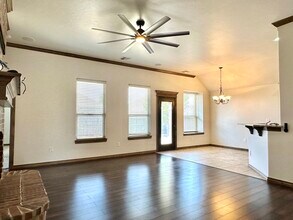 709 Abilene Way in Yukon, OK - Building Photo - Building Photo