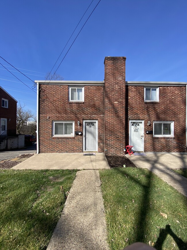 26 Dorsey St, Unit 26 in Bridgeville, PA - Foto de edificio - Building Photo