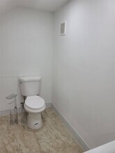 9373 Fontainebleau Blvd in Miami, FL - Building Photo - Building Photo