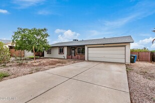 2323 E Kathleen Rd in Phoenix, AZ - Building Photo