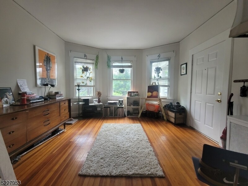 421 Valley Rd-Unit -2 in Montclair, NJ - Building Photo