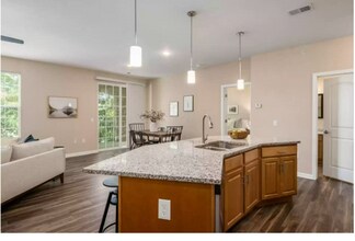 222 Lake Cove Dr in Delaware, OH - Building Photo - Building Photo