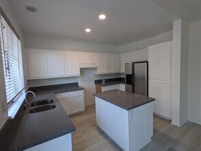 8752 Grand Oaks Ct in Rancho Cucamonga, CA - Building Photo - Building Photo
