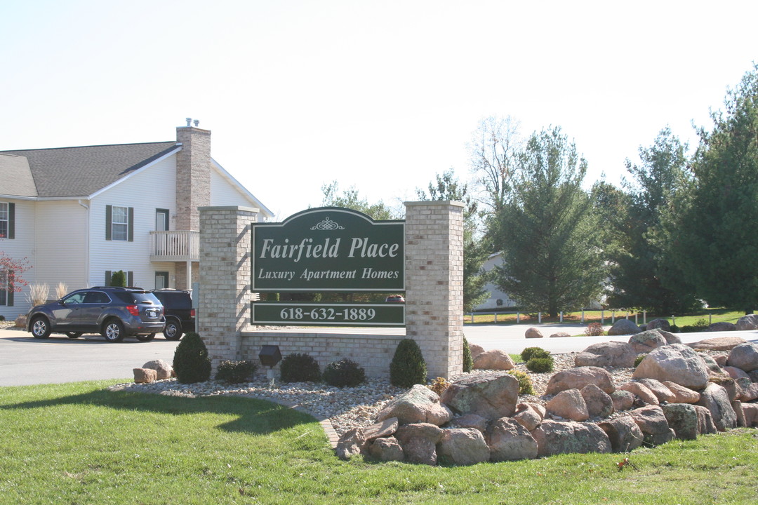 Fairfield Place in O'Fallon, IL - Building Photo