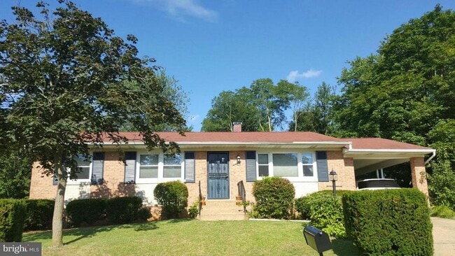 property at 1122 Court Revere