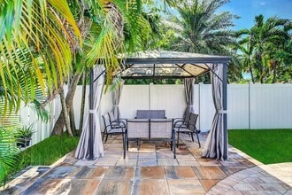 1228 Johnson St in Hollywood, FL - Building Photo - Building Photo