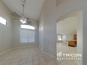 3802 W Firehawk Dr in Glendale, AZ - Building Photo - Building Photo