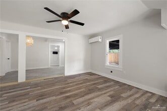18 Chicago Ave in McAllen, TX - Building Photo - Building Photo