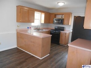 1801 Brian Ct in Florence, SC - Building Photo - Building Photo