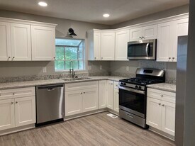 4147 Lake Mist Dr NW in Kennesaw, GA - Building Photo