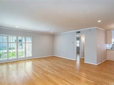 5250 Zelzah Ave in Los Angeles, CA - Building Photo - Building Photo