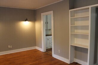 927 S Flood Ave in Norman, OK - Foto de edificio - Building Photo