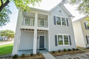 9939 Farrell Dr in Houston, TX - Building Photo