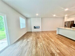 5129 Sidney Sq Dr in Flowery Branch, GA - Building Photo - Building Photo